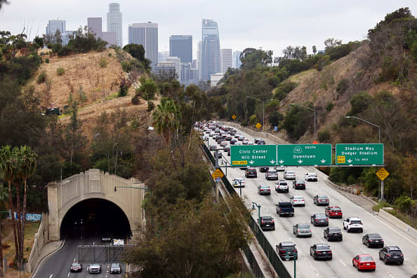 Biden restaura la capacidad de California para establecer sus propias reglas de contaminación automotriz