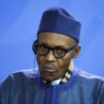 Buhari ordena a la EFCC que deje de investigar a los políticos por corrupción, ya que es probable que APC presente más políticos corruptos en 2023