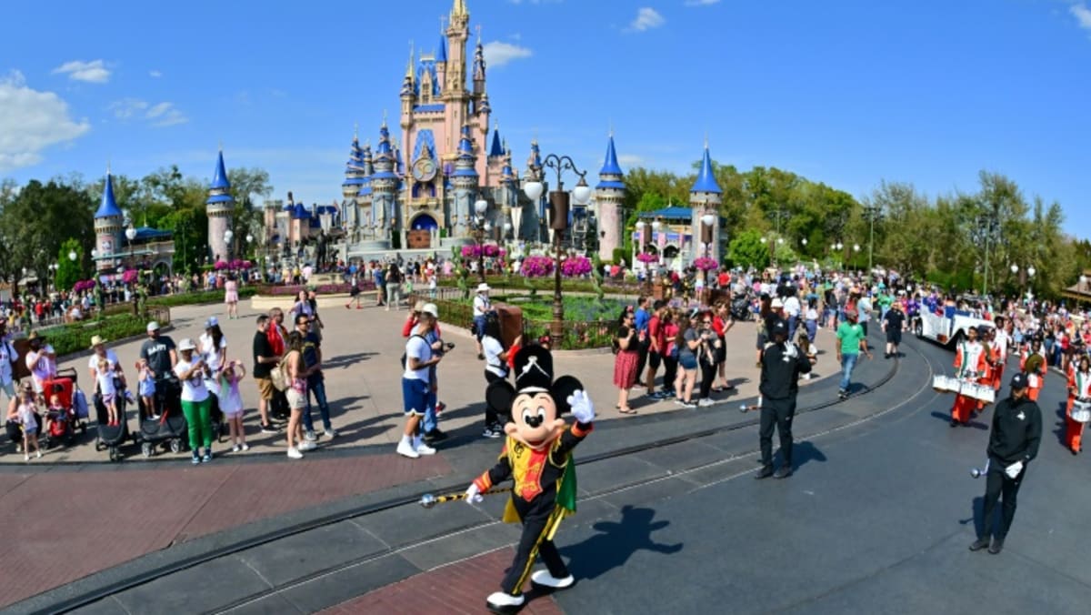 Disney suspende las donaciones políticas en Florida después de la indignación del proyecto de ley 'No digas gay'