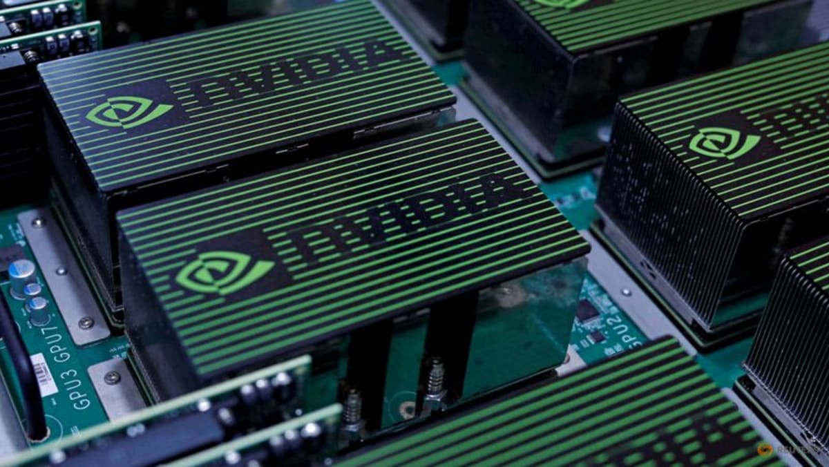 El CEO de Nvidia dice estar interesado en explorar la fabricación de chips con Intel