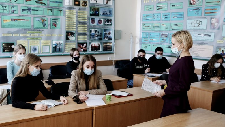 El Ministerio de Educación y Ciencia implantará un curso de historia obligatorio para todos los alumnos