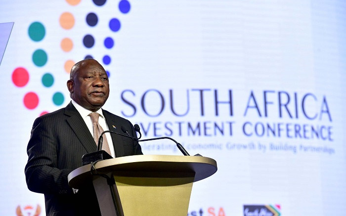 El gobierno 'positivo' de Ramaphosa superará el objetivo de inversión de 1,2 billones de rand