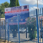 Gauteng Education MEC Lesufi visita la escuela Brakpan después de la muerte del alumno