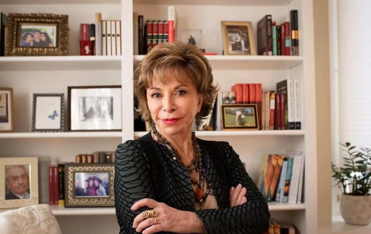 Isabel Allende, residente de los Estados Unidos y sobrina del expresidente Salvador Allende depuesto por el dictador militar Augusto Pinochet en 1973.