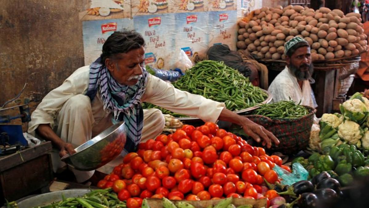 Los precios al consumidor de febrero en Pakistán suben un 12,2% interanual: oficina de estadísticas