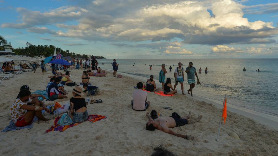 Turistas británicos acuden a México