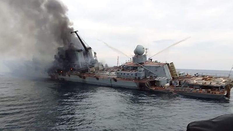 1 muerto y 27 desaparecidos después de que el buque insignia ruso Moskva se hundiera en el Mar Negro, dice Rusia |  CNN