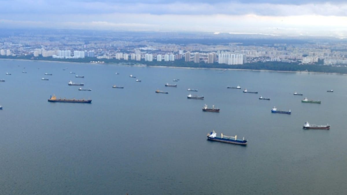 Alrededor de 200 barcos abastecidos con combustible búnker contaminado en el puerto de Singapur: MPA