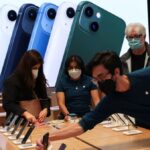 Apple y otros enfrentan retrasos en los envíos a medida que China frena a los proveedores por el COVID-19: analistas