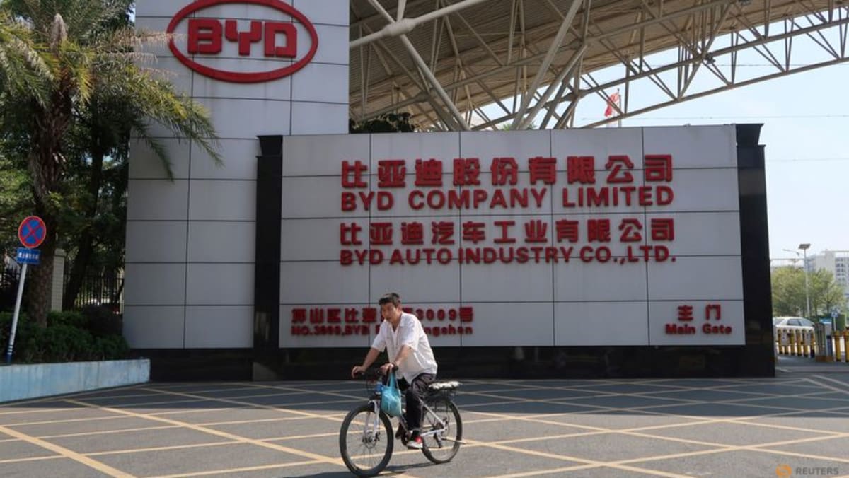 BYD de China acaba con los coches con motor de combustión para centrarse en los eléctricos