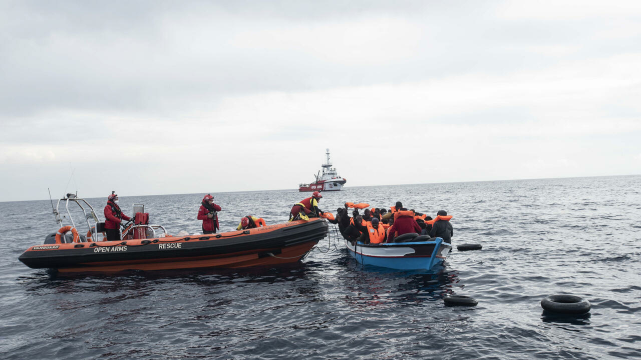 Decenas de muertos o presuntos muertos tras el naufragio de un barco frente a Libia, según la ONU