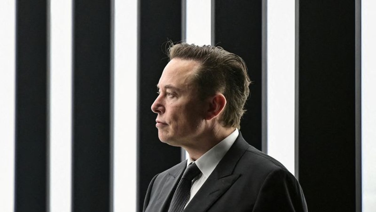 El juego de Twitter de Musk genera preocupaciones sobre la distracción, las ventas de acciones en Tesla