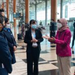 El presidente Halimah rinde homenaje al personal del aeropuerto de Changi por su resiliencia durante el COVID-19