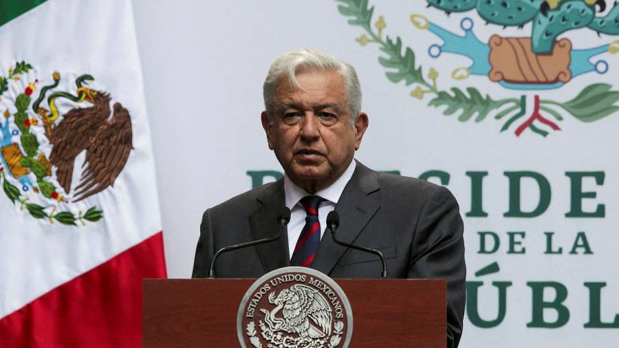 El presidente de México busca reforzar el control con la reforma del sistema electoral