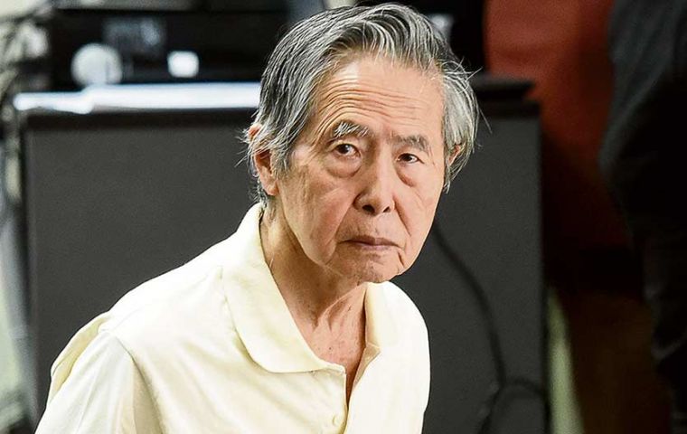 Fujimori sufre recurrentes problemas respiratorios, neurológicos e hipertensión