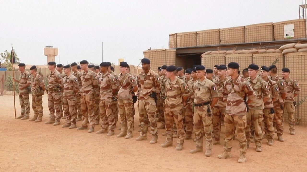 Francia entrega la base militar de Gossi al ejército maliense
