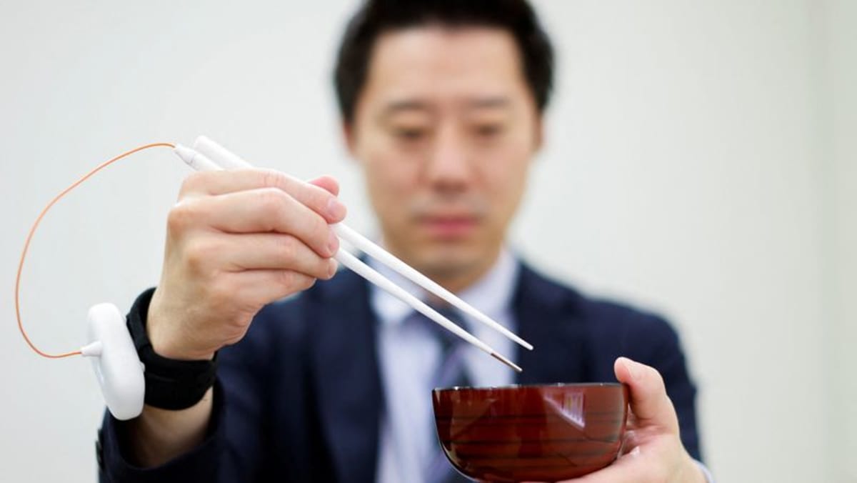Investigadores japoneses desarrollan palillos eléctricos para mejorar el sabor salado