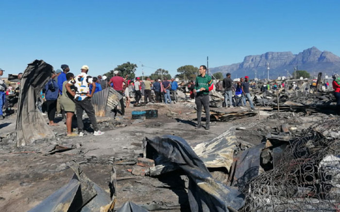 Los esfuerzos de socorro continúan en Langa después de que el fuego destruye cientos de hogares