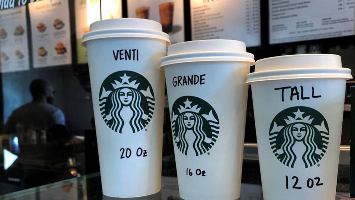 Schultz de Starbucks anuncia el cese de las recompras de acciones, las acciones caen