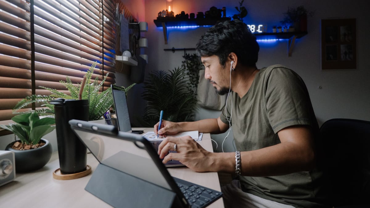 Se alienta a las empresas a tener arreglos de trabajo flexibles permanentes, servicio público para tomar la iniciativa