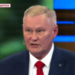 El coronel ruso retirado Mikhail Khodarenok habla en la televisión estatal rusa el miércoles.