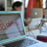 Airbnb dice que las reservas récord indican un repunte de los viajes