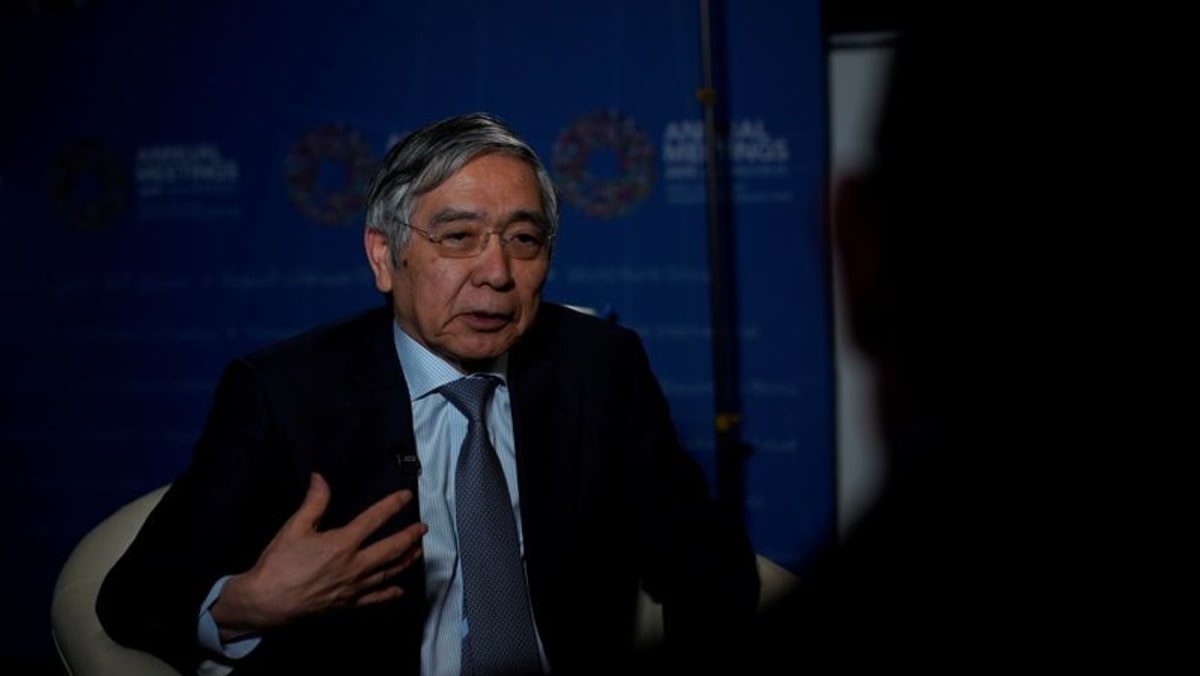 BOJ Kuroda dice que la inflación en Japón se mantendrá en torno al 2% durante un año