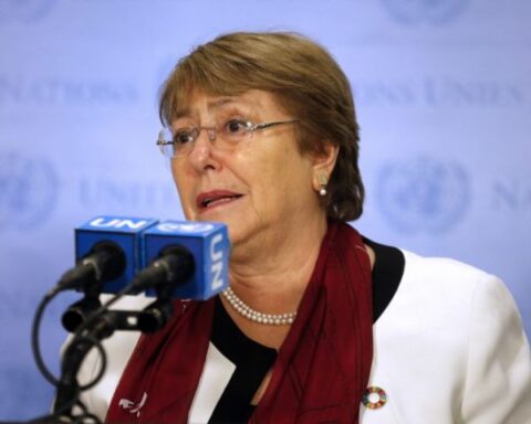 Bachelet cree que hay esperanza con la nueva Constitución de Chile