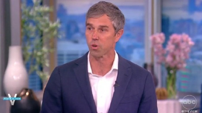 Beto O'Rourke no se comprometerá con NINGUNA restricción de aborto hasta los '9 meses', recibe elogios de 'The View' como 'héroe progresista'