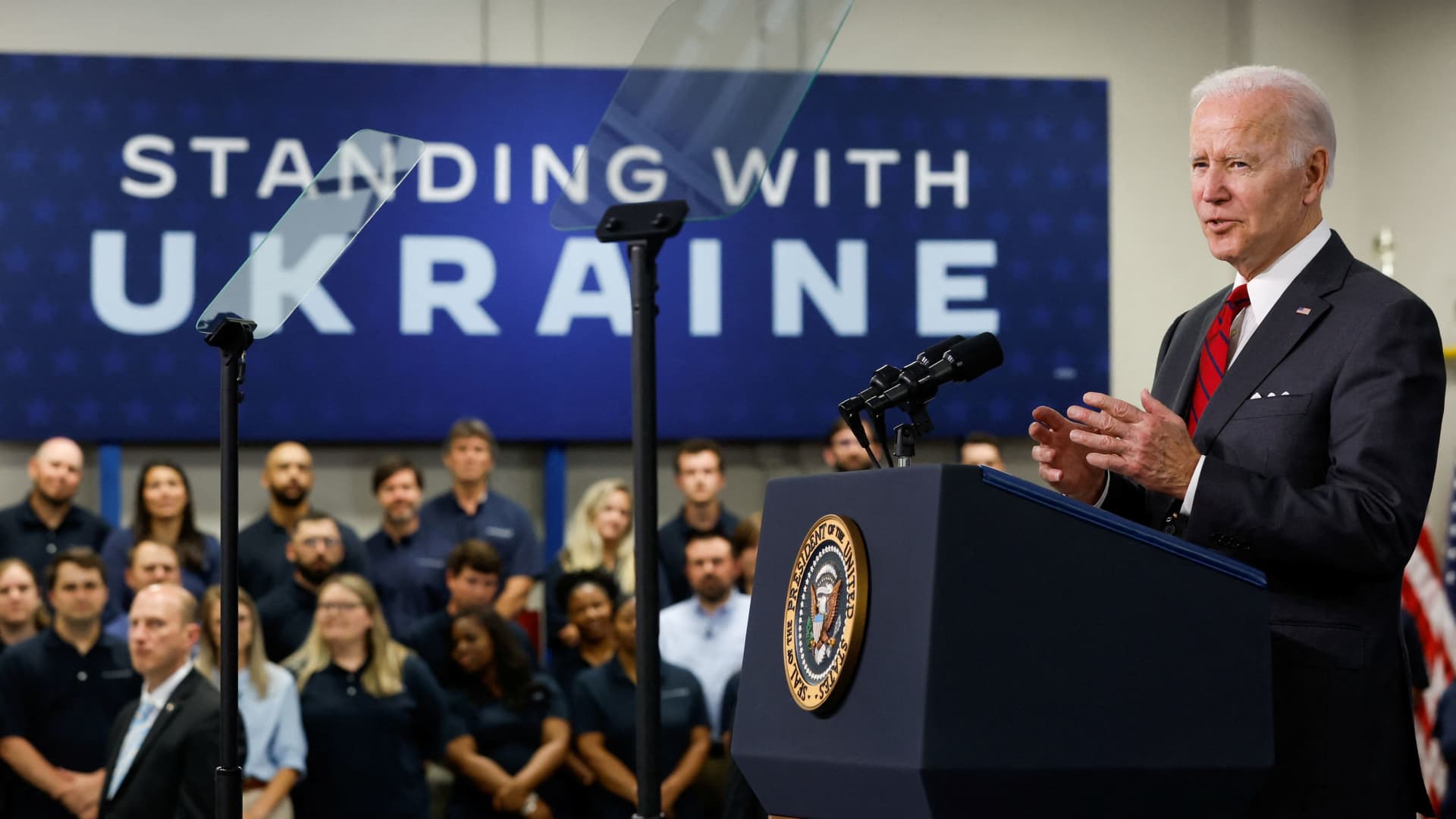 Biden anuncia paquete de ayuda militar a Ucrania
