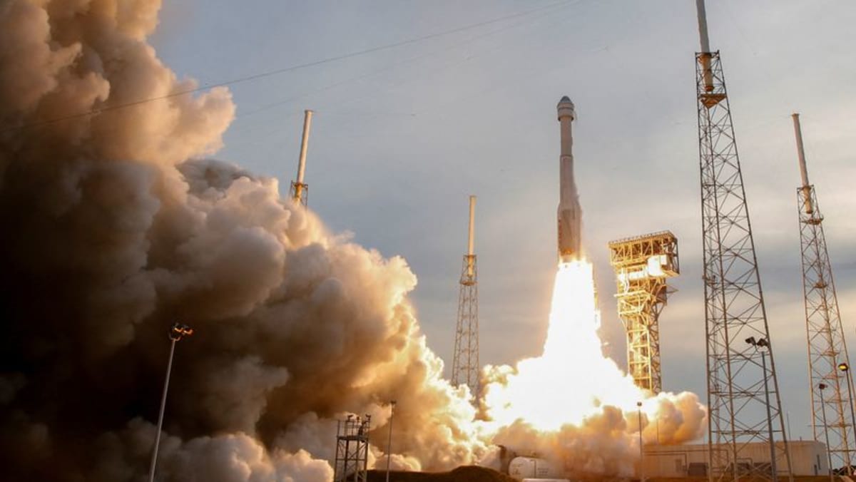 Cápsula Boeing Starliner sin tripulación se desacopla de la estación espacial para regresar a la Tierra