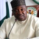 Gobernador de Enugu, Ugwuanyi gana la boleta senatorial del PDP