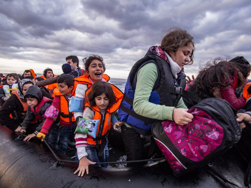 Grecia dijo que impidió que cientos de inmigrantes cruzaran el Egeo