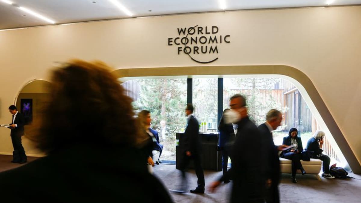 Las perspectivas económicas se han 'oscurecido', advierten líderes empresariales y gubernamentales en Davos