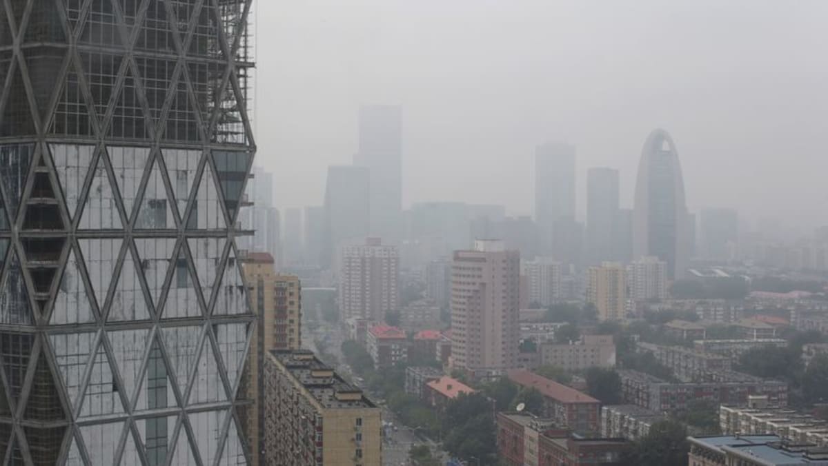 Las ventas de propiedades en abril en China caen un 46,6 %, la más rápida desde al menos 2010