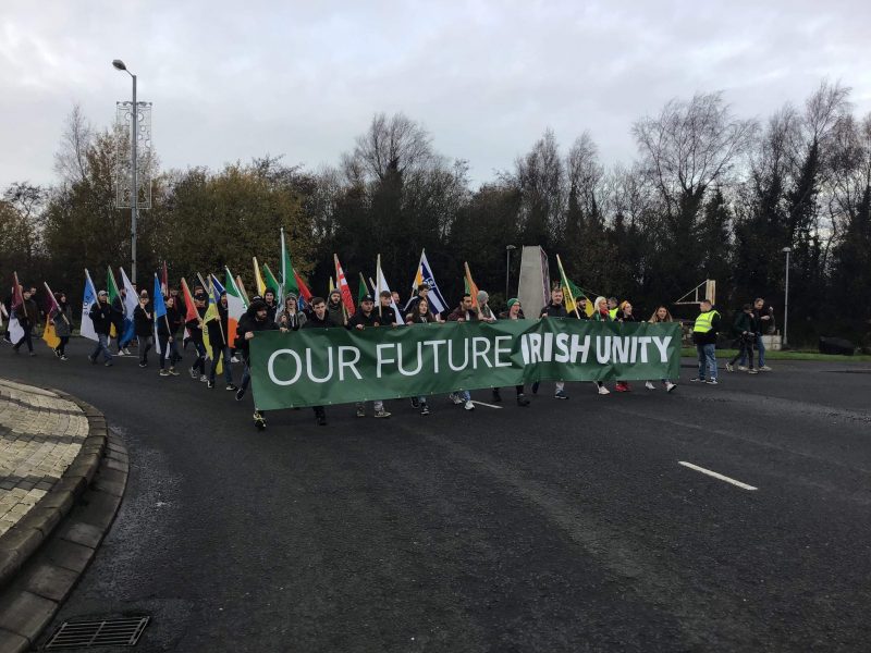 Los votantes del Reino Unido se dirigen a las urnas con el resultado histórico de Irlanda del Norte pronosticado