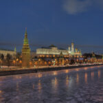 Moscú drena reservas menguantes para evitar incumplimiento