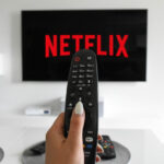 Netflix planea introducir anuncios y tarifas para compartir contraseñas