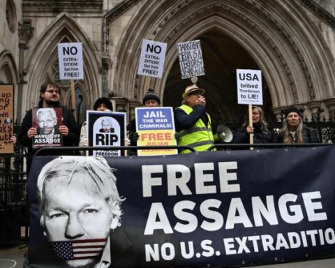 No extraditen a Assange, insta el jefe europeo de derechos humanos al Reino Unido