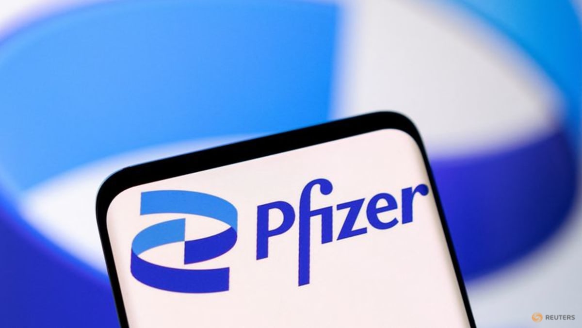 Pfizer mantiene sin cambios el pronóstico de ventas de COVID-19 a medida que disminuyen los frenos pandémicos