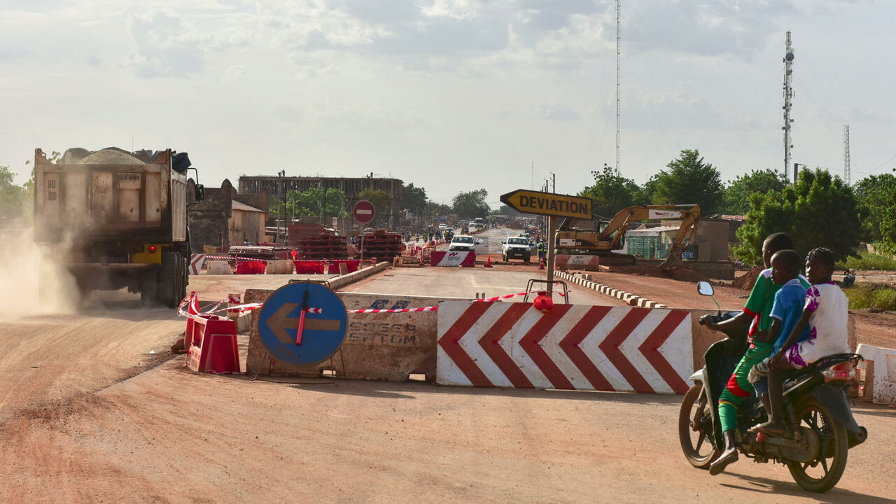 Presuntos yihadistas matan a decenas en el este de Burkina Faso