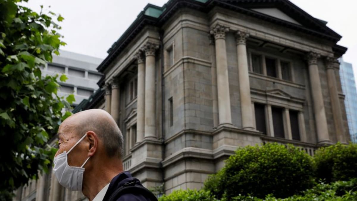 Análisis-Sr.  ¿Salir o Sr. BOJ?  Se intensificará la carrera por el puesto más alto en el banco central de Japón