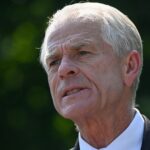 Asistente de Trump, Peter Navarro, acusado de desacato a la investigación del Capitolio del 6 de enero