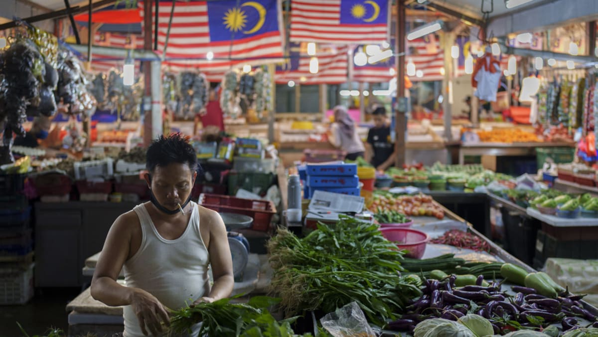 CNA explica: ¿Por qué Malasia está considerando reintroducir el GST y las empresas son receptivas?