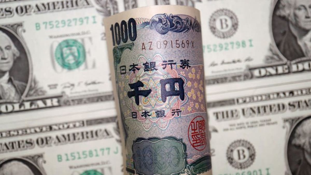 El yen cae desde el máximo de dos semanas a la decisión del BOJ, el dólar rebota