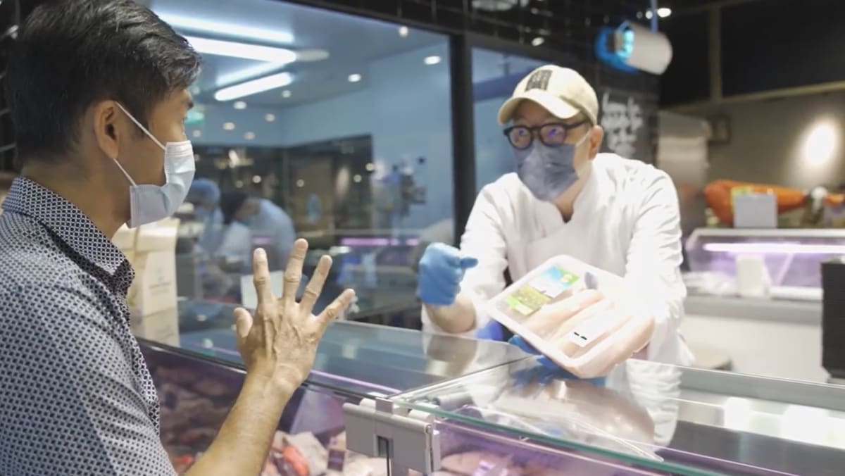 Estable el suministro de pollo de Singapur;  más pollo refrigerado traído de otras fuentes: Desmond Tan