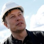 Exclusivo-Musk dice que Tesla necesita reducir el personal en un 10%, detiene todas las contrataciones