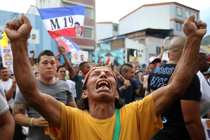 Simpatizantes de Gustavo Petro celebran en Cali, Colombia