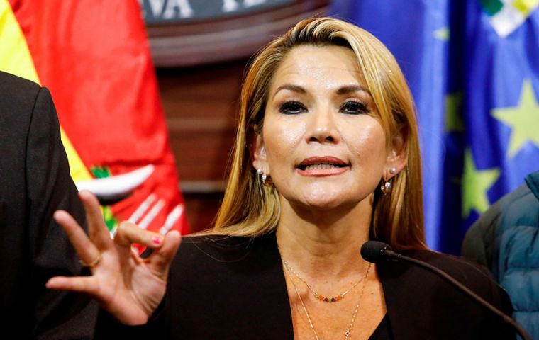 Un tribunal boliviano condenó a la expresidenta Jeanine Áñez, entre otros acusados, a diez años de prisión