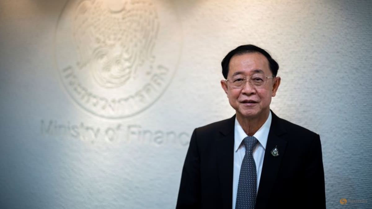 La economía tailandesa sigue creciendo un 3% este año: Ministro de Finanzas